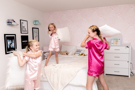 kids playing durable wallpaper