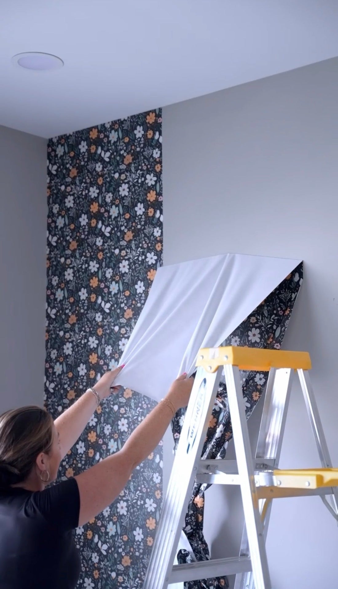 How to Remove Peel and Stick Wallpaper Without Damaging Your Walls